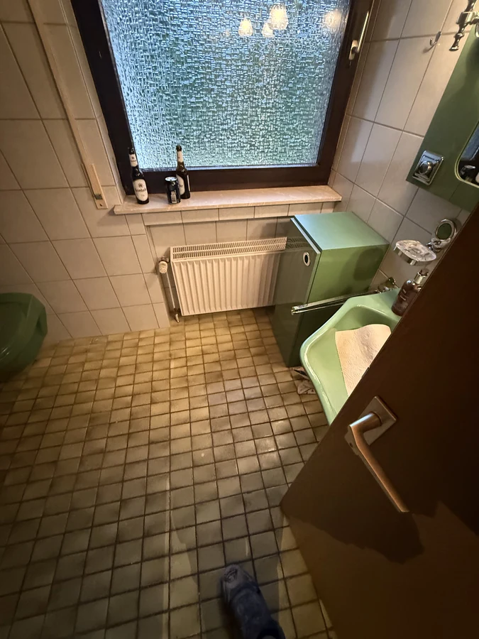 Badsanierung – vorher und nachher – vorher, Aufnahme 1