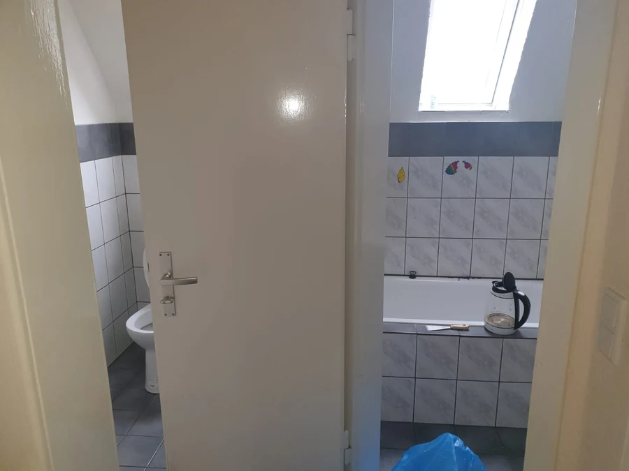 Badezimmerumbau aus drei Räumen, Aufnahme 1